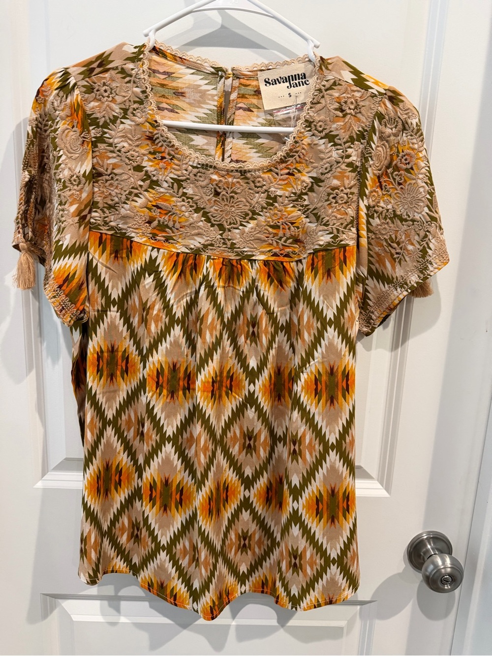NWT Savanna Jane Embroidered Short Sleeve Top Small